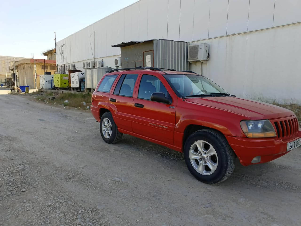 مۆدیل2000  
مکینە 8 بستۆن غازو بنزین 
تەبرید سڵایت جام کارەبا  ABS دەبڵ اکسل 
سەنە وی هەتا 2028
سەیارەکە بێ مەسرەفو تەقە و ڕەقەیە
4 پارچە بۆیاخە 
لە سلیمانیە جوابی چات نادەمە وە ژمارەی خاوەن سەیارەکە دا ئەنیم 
نرخی 60$ مەجال
***********
*********** السليمانية, العراق
