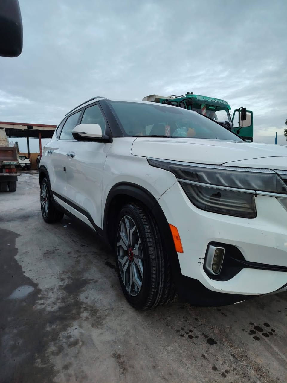 اسلام عليكم كيا سيلتوز مكينه جيدي اي تيربو1600 وارد امريكي السياره فول   موصفات عده الفتحه موديل 21حادثهة مال امريكه فقط صاير بل بجم السياره مابيهة شي مبدل بس تصليح والسونار مرفوق ويه الصور السياره ماشيه ٨٥ مكان السياره بغداد الحسينية قرب المرور السعر 130وبيه مجال بسيط رقم الهاتف ***********
