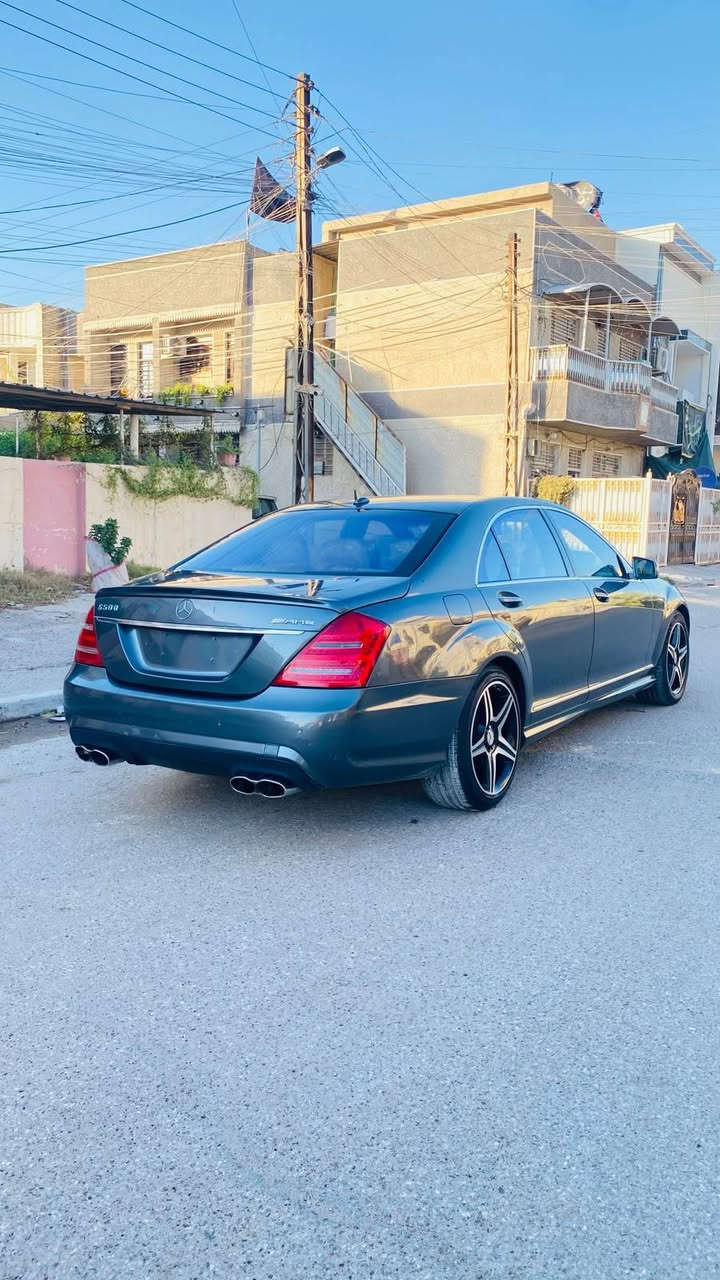السلام عليكم مارسيدس البيع بسعر كورلا
مارسيدس S500 2007 الارج باب طويل وارد اليابان 
لون نفطي 
داخل بيجي واسود وغرفه نضيفه جداً
محرك 8 سلندر 
السياره جاهزه ما تصرف عليه ربع 
صبغ عام فقط جماليه خارج العراق بدون قرطه معجون ودكه الجاكوج 
كشنات تحكم وتدفئه تبريد 
رادارات و حساسات اماميه و خلفيه
3 بردات 
تبريدها ثلج 3 قطه 
مكان السياره بغداد 
(***********)الاتصال و الاستفسار 
السعر (160) وبيها مجال
