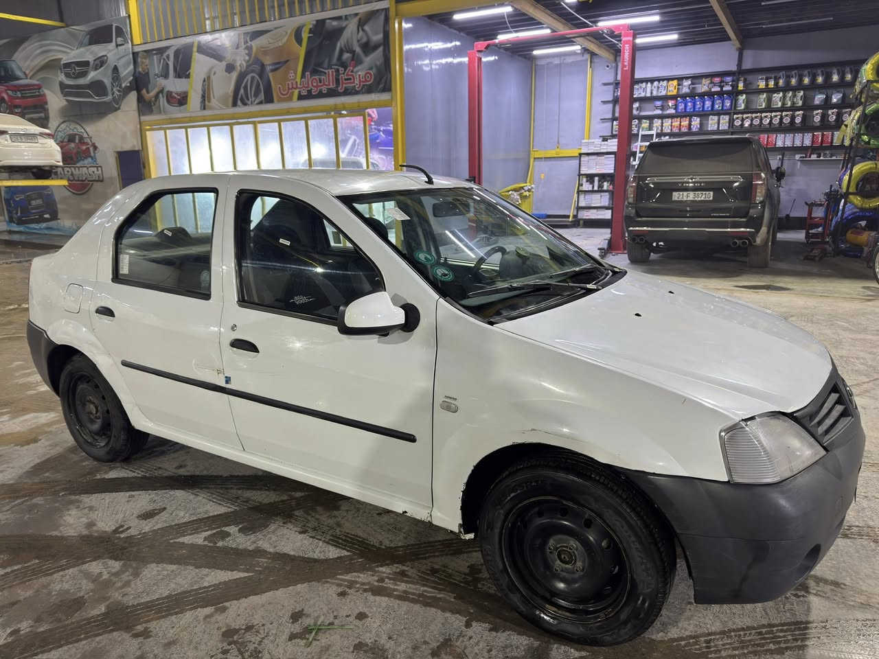 لسلام عليكم 
رينو لوكان 2010 رقم بغداد بإسمي سنوية ل29

گير ومكينة وتبريد ممتاز 
سيارة كاملة مكملة ترايك وين متحب 
تخم تاير وباتري وحدادية كله جديد 
لايت زنون اصلي عالي ناصي وكشاف 
ردايتر مكينة وراديتر كمبريسر جديد ،ماء كله زيتي 
سيارة كلش نظيفة ومتعوب عليها ما بيها نقص اي شي حتى غراضها الاحتياطية محفوظة /مسجلها والغلاف وستيدات واريل والمفك والهوك كله موجود عبوة فيت بم احتياطية
فقط الگشر بيه تلحيظات بسيطة ع وضعهن 

معروضة ب55$ وبيها مجال بسيط 
مكاني بابل /***********
