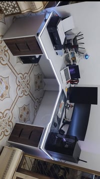 ميز حاسبة زاوية • ١٩٥سم • إضاءة LED