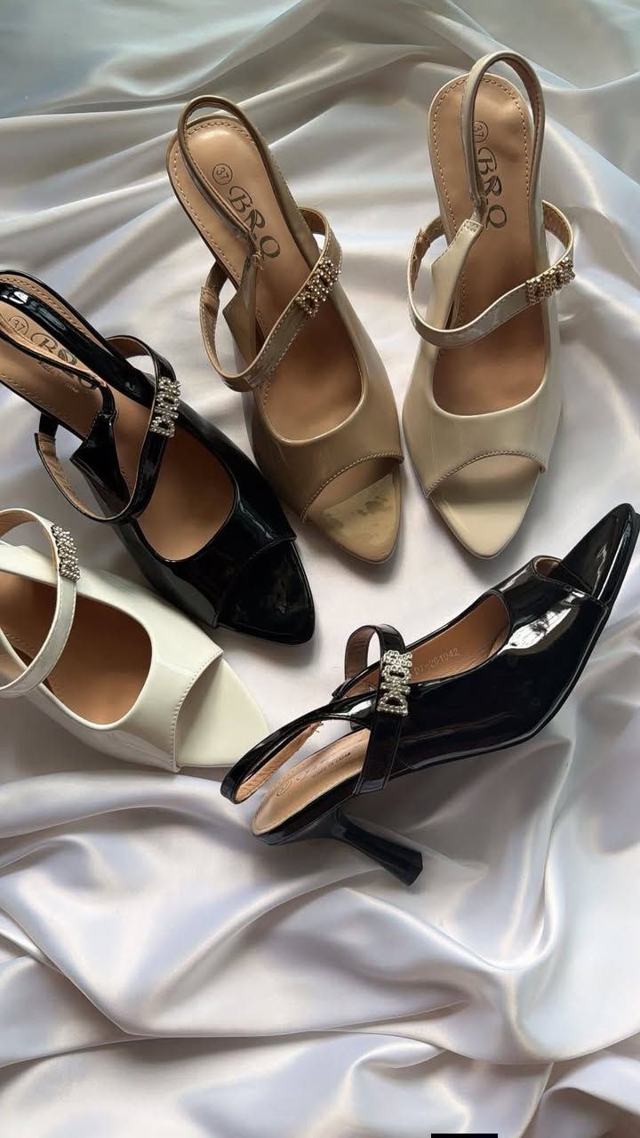 حجز والاستفسارات رجاء دخلوللبيج روز ستور نكملج اناقت  والاوتفت مالتج🤭🩷✨
أسعار مناسبة 💸 كوالتي عالي 👌
بضاعة راقية تليق بذوقج 🌸
👜 حقائب نسائية بجميع الأحجام والألوان
👛 جزدان نسائي راقي
⌚ ساعات نسائية مميزة
👠 أحذية فلات وكعب
👢 بوتينات راقية
👝 محافظ رجالية
🕶️ مناظر أنيقة
🎨 تتوفر ألوان ومقاسات متعددة
للحجز أو الاستفسار عن الألوان والقياسات:
📩 دايركت
☎️ أو عن طريق الواتساب: ***********
