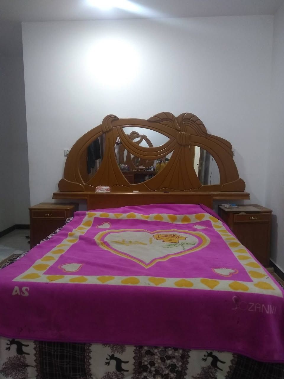 غراض بيت تسكام مستعجل على بيعتهن ***********
