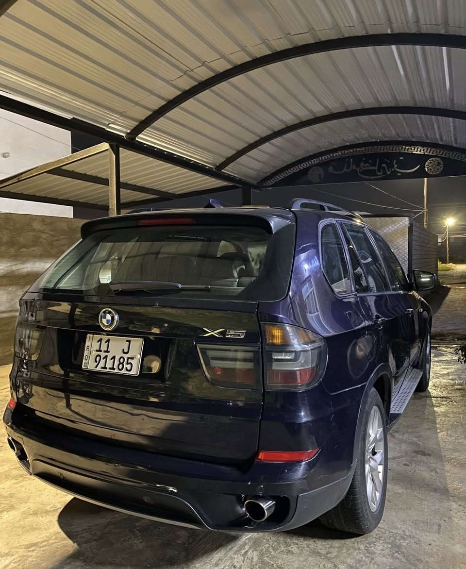 السلام عليكم 
للبيع x5 موديل 2009 
مكينه n52 المرغوب  
مكينه وگير مكفولات 
بيها قطعتين بنيد وباب 
جاهزة تخم تاير جديد
سعرها 120$ ورقه وبيها مجال 
مكانه صلاح الدين الضلوعيه 
اتصل ***********
