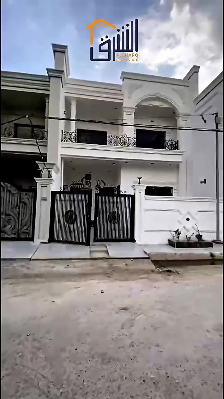 بيتين سكنيين للبيع في كركوك – منطقة رأس دوميز

ضمن موقع هادئ ومميز، بتصميم حديث وتشطيب جديد بالكامل (زيرو).

المساحة: 150 متر
الواجهة: 7.5 متر

كل بيت يتكون من طابقين:

🔹 الطابق الأول:
مطبخ حار وبارد، هول، غرفة استقبال ضيوف، وغرفتين نوم، بالإضافة إلى حمام.

🔹 الطابق الثاني:
غرفتين نوم مع هول وحمام.

البيوت مجهزة بـ ديكورات حديثة وتشطيبات أنيقة، مع تقسيم عملي مناسب للسكن العائلي ويوفر راحة في الاستخدام اليومي.

للاستفسار والتفاصيل تواصلوا مع فريقنا:
📞 ***********

العنوان:a
كركوك | طريق بغداد | عمارة الجدوع | مقابل جامع النور الكبير

الشرق للعقارات
