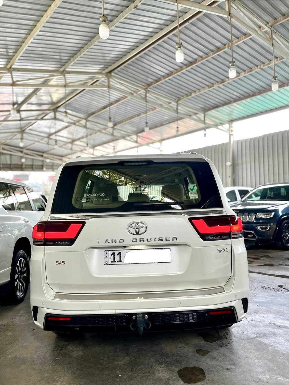 🚗 السلام علكيم للبيع او المراوس حسب القناعة
Toyota Land Cruiser 2024

  تويوتا لاند كروزر 2024. 

ملاحضة / رقم السيارة بغداد مميز 

  🛣️  المسافة المقطوعة      - 26  الف كلم 
فقط 

------------------------------------------------------------ 

✅ المواصفات:  فول مواصفات 

VX فول مواصفات ضمان شركة ساس

✅ الموديل: 2024 

✅ الحالة: كفالة عامة من كلشي مغلفة ppf ضمان عشر سنوات سيارة جداً جديدة 

المواصفات : معروفة مواصفات VX 

📍 السيارة متوفرة في بغداد - الكريعات 

📞 للأستفسار الاتصال على الرقم ***********
