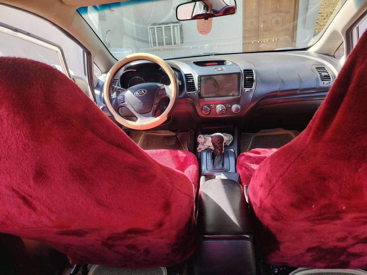 سلام عليكم رمضان كريم  سيراتو موديل 2014 خليجي
موصفات شاشه كمره تحكم ستيرن السياره جديده رقم اربيل
السياره بيه قبق صندوق مفتوح بس
رقم الهاتف ***********/ ***********
السعر 109. وبيه مجال
