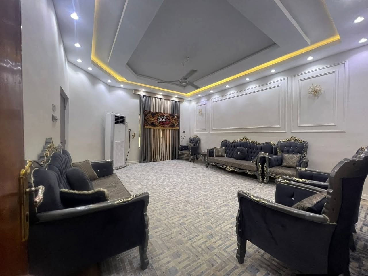 ♕بسم الله الرحمن الرحيم اللهم صلي على محمد وآل محمد ♕

🏠  : منزل للبيع طابقين

🌐  : الموقع حي العسكري 

🕌  : مقابيل جامع الامام علي ( عليه السلام) 

📐  : المساحة  250 متر 

🏗  :  البناء جديد كونكريت 
ــــــــــــــــــــــــــــــــــــــــــــــــــــــــــــــــــــــــــــــــــــــ
//////////   تفاصيل اكثر  //////////

الطابق الاول 

غرفه نوم عدد 2 +  صاله  + استقبال + مطبخ 

+ صحيات داخليه وخارجية  + كراج 
ــــــــــــــــــــــــــــــــــــــــــــــــــــــــــــــــــــــــــــــــــــــــ

الطابق الثاني 

غرفه نوم عدد 2  +  صاله  + صحيات 
ـــــــــــــــــــــــــــــــــــــــــــــــــــــــــــــــــــــــــــــــــــــــــ

💵  :  سعر مناسب جداً 

📲  :  الاستفسار اكثر الاتصال على الرقم 

📞  :  ‏‪0788 251 8491‬‏   واتساب 

✨  لــن تـکون وحـيداً ابـداً مع  الــ مهيمن  للعـقار  ✨

#المعرفة_السعر_علق_بكلمة_المهيمن
