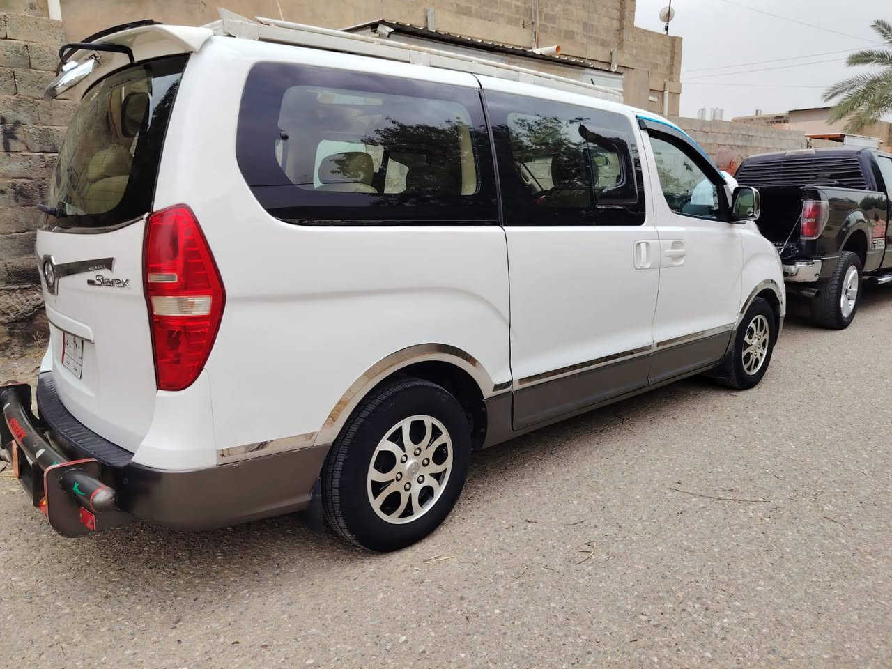 للبيع ٢٠١٦ رقم بغداد الشكل القديم بيه اربع قطع ٣ تبديل وحده صبغ مكانه الضلوعيه السعر ١٦٣ الاتصال ع رقم ***********
