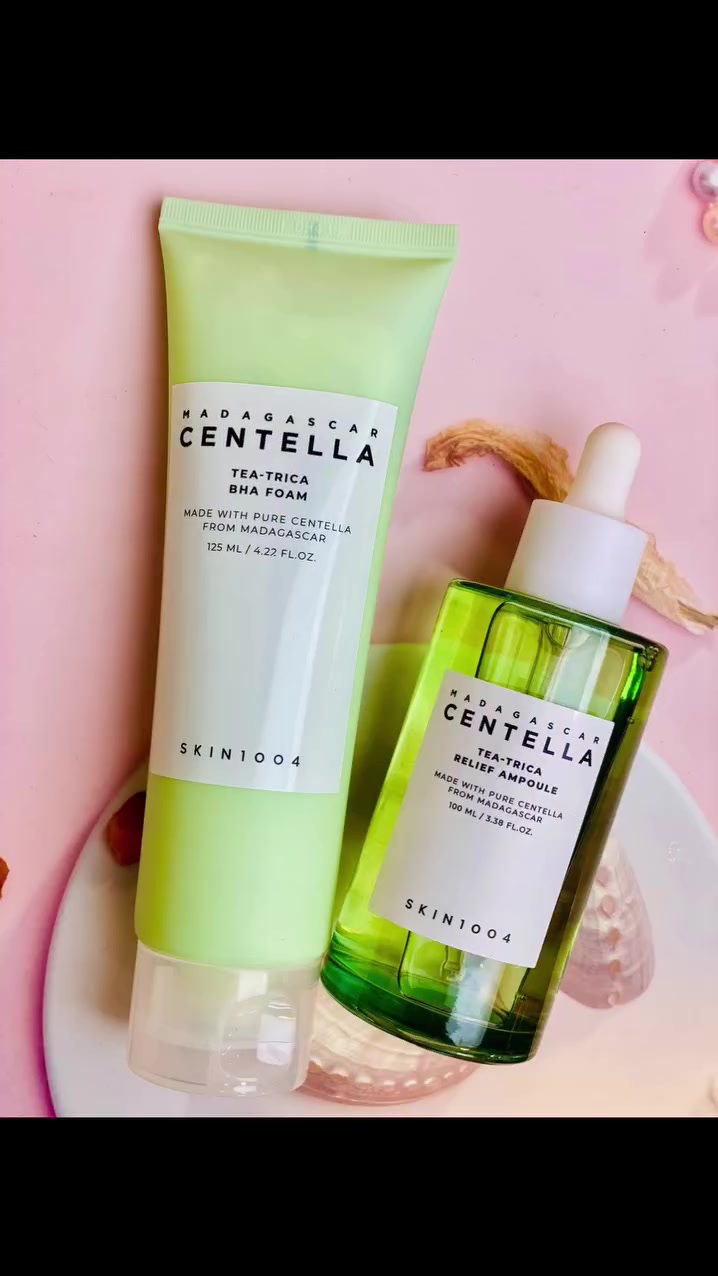 مجموعة منتجات SKIN1004 Madagascar Centella Tea-Trica للعناية بالبشرة، والتي تتضمن الأمبولة والرغوة. ✅🇰🇷

غسول رغوي سانتيلا منظف عميق مصمم للمساعدة في تقليل إفراز الدهون الزائدة وتحسين ملمس البشرة. ✅🌿

سيروم الشاي سانتيلا أمبولة غير مسببة للرؤوس السوداء (non-comedogenic)، طُورت لتهدئة البشرة المتهيجة وعلاج التوهجات الناتجة عن حب الشباب. 👌

المكونات الرئيسية: تحتوي المنتجات على مستخلص نبات السنتيلا اسياتيكا النقي من مدغشقر وماء أوراق شجرة الشاي. 🌸✨

الاستخدام: يتم استخدام الرغوة للتنظيف، تليها الأمبولة التي توضع على المناطق الملتهبة. ☀️

سعر العرض 20 الف


**إذا كنت صاحب هذا الإعلان وتريد حذفه لأي سبب، رجاءا أرسل رسالة إلى الدعم الفني**