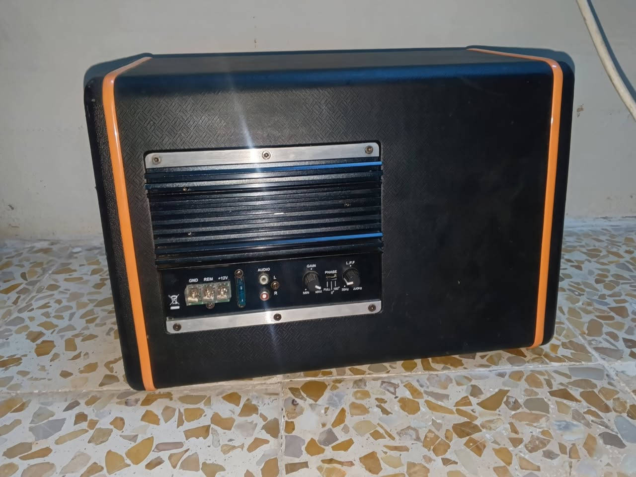 مضخم صوت قوي للبيع
شرط بي شي يرجع 
السعر 65
العنوان موصل الايمن
***********
