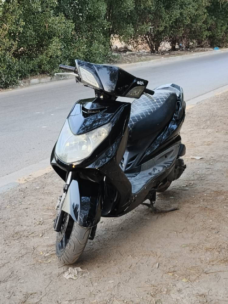 السلام عليكم 
سكنس فحل كابريتر الدراجه بلاديه من الطول للطول ما عوزها اي شي كامله نكره سلف بأي وقت
 مكاني الغزاليه
رايدها ب 600 وبيها مجال بسيط
للاستفسار رقمي *********** بغداد, العراق
