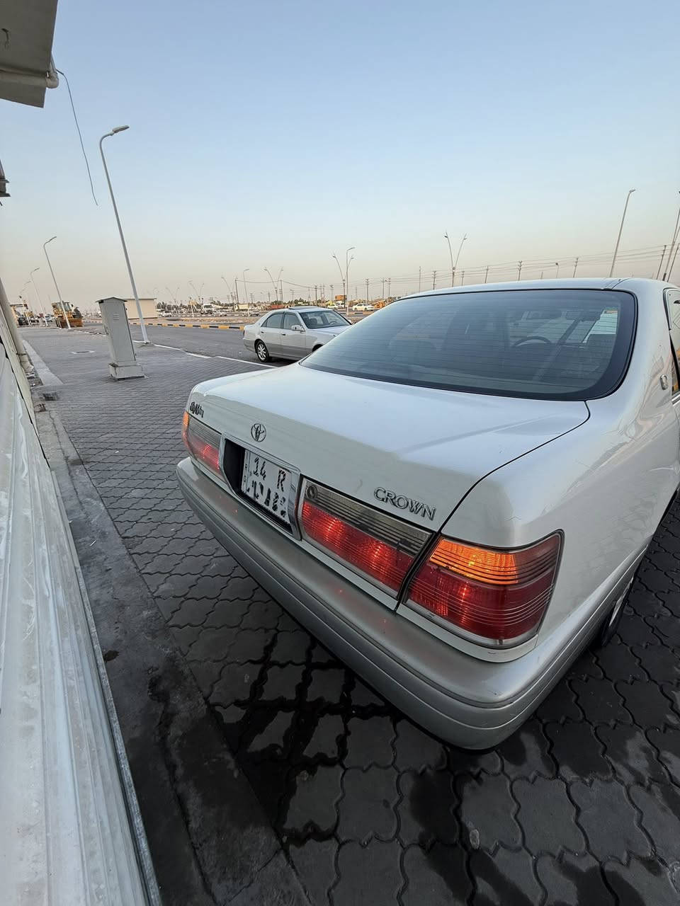 سلام عليكم جنون مديل(2000) لون لؤلؤي خضراوي رقم بصره هزه ورقم جديده وسنويه مجدده 31 سياره فقط نقل جثه والشغل ميه بل ميه سياره دخول جديد ماشيه شي قليل ثلاث 3   برده خلفيه كشنات كهربائه لايت متحرك دواخل بيجي سياره مكفوله من الكص والتبديل  والباقي  شرط سياره حيلل جديده وتحوير  100% 100 فوك وجوه  تبريد كله شغال حداديه خلفيه واماميه كله ميه بل ميه مشط جديد تخم تاير جديد كهربائيات كلهن شغالات سبير مانازل سياره حيل جديده وزيرو واحله من الصور تجي وتشوف بعينك الله شاهد ومانقصهه برغي حيل متعوب عليهه السعر(.  102) وبيهه مجال قليل العنوان البصره الرقم الهاتف(***********)
