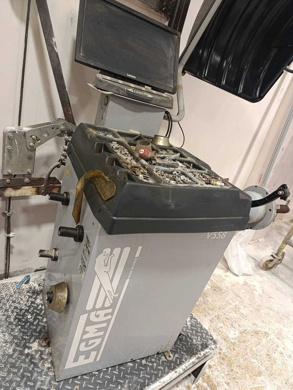 بلنص ليزر نوع ايكما ايطالي السعر 30ورقه وبي مجال ما مستخدم قليل العنوان بغداد هاتف ***********
