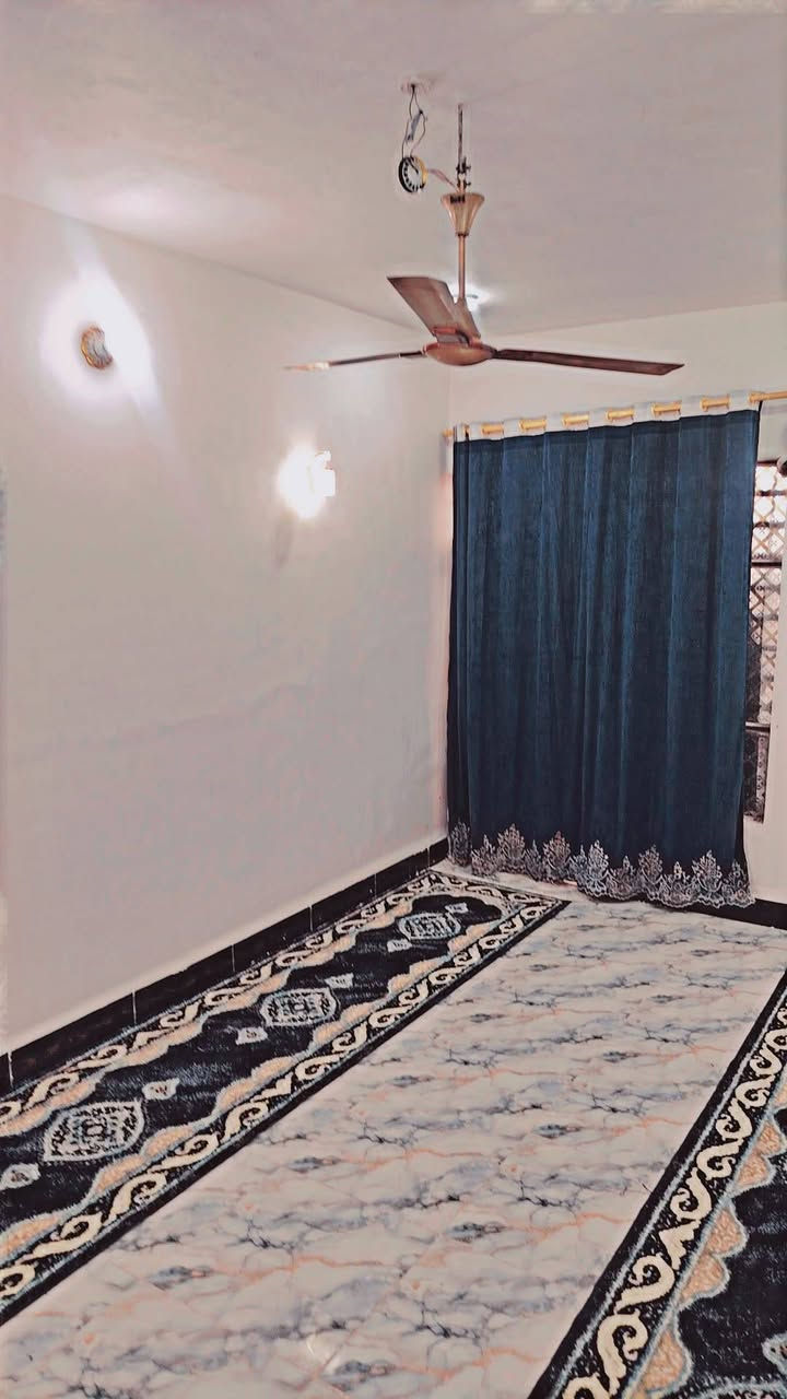 سلام عليكم بيت ١٠٠متر طابق ونص للبيع تطلوعه للاستفسار ***********
