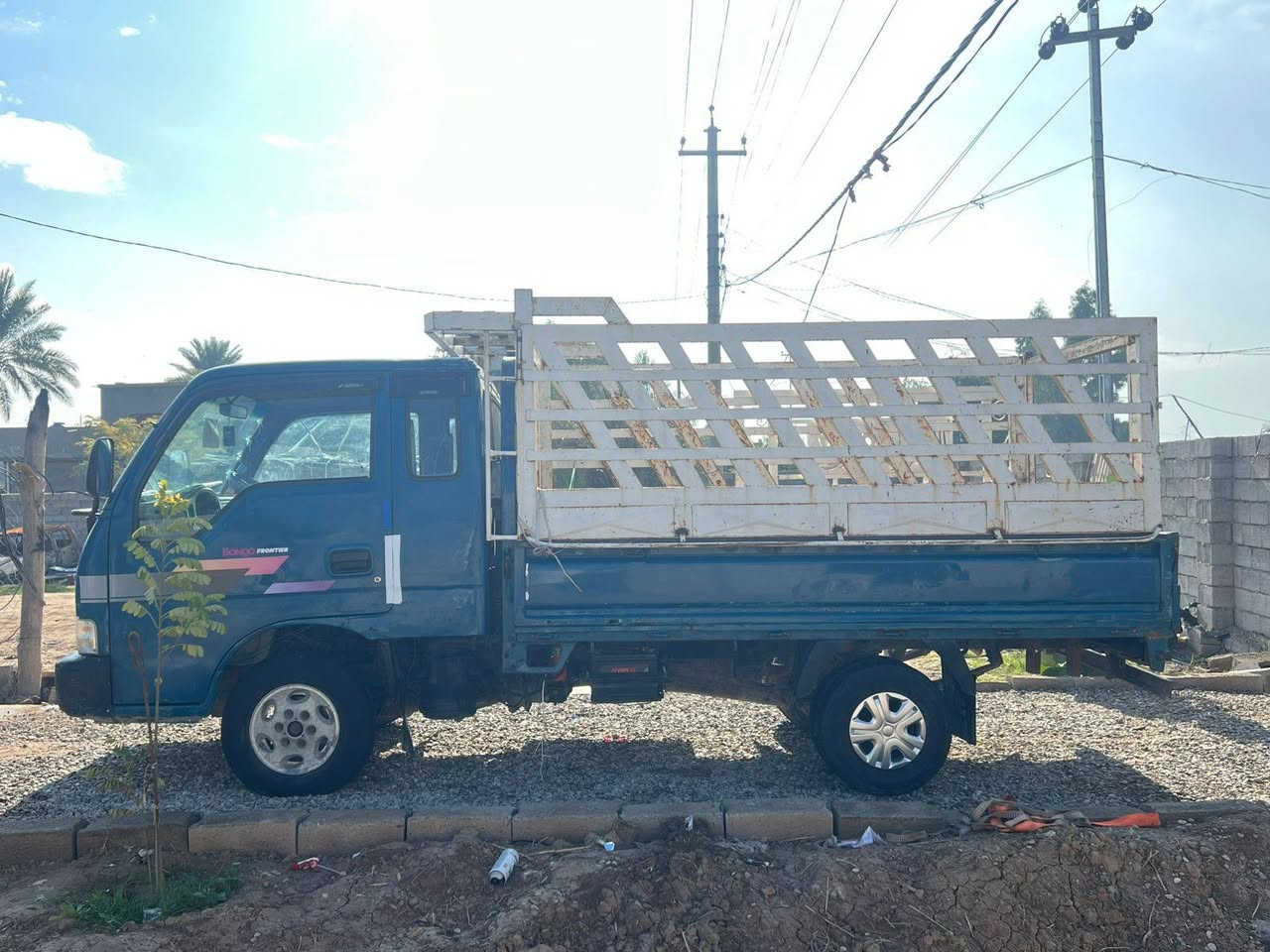 سلام عليكم كيا فونتيرا للبيع موديل 1997 رقم ديالى انكليزي سنويه ل 31 مكينه بيها خيط بخار كير اكسل شاصي كله نضيف رقم شاصي كهربائيّ شغاله بلاديه ماببها صبغ ولا ضربه 
سعرها 52 وبيها مجال مكاني ديالى بعقوبه محجر مو  وياها ***********
