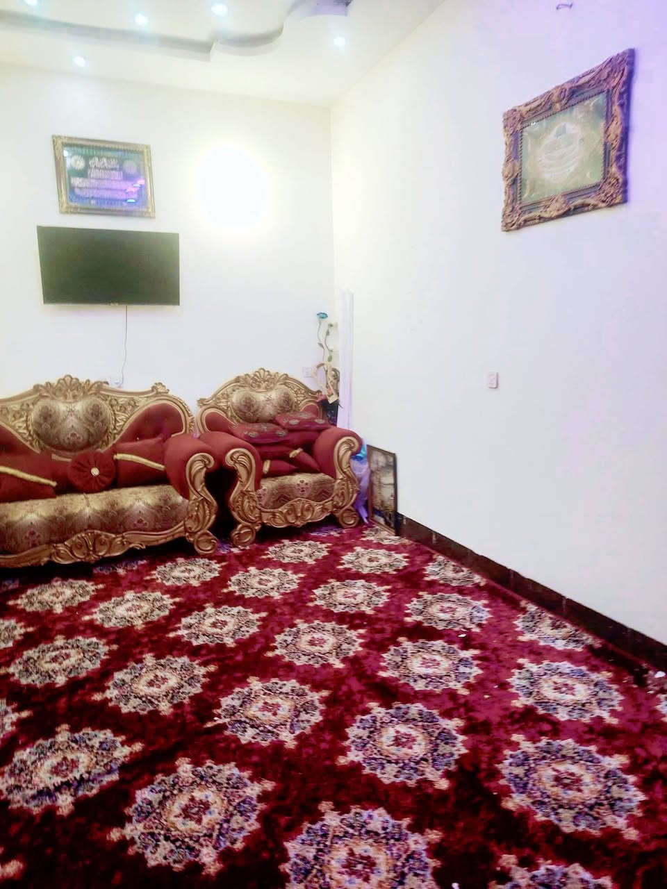 دار للبيع ٢٥٠ متر ٢غرف استقبال وصاله وهول ومطبخ وحمام وكلدور  وحديقه الجمعيه حي الإمام قرب مركز شرطة الإمام بناء ٢٠٢٣ ملك صرف بأسمي *********** مبادرة ماابيع
