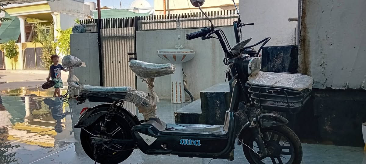 پاسکیل سەحن قیاسی 14
بۆ فرۆشتن ، تازەو بێعەیبە 
کەم بەکار هاتووە ، تەنها وایەری هۆڕین و و لایتەکانی بڕاوە ، ئەویش بایی 5 هەزارە 
هیچ کێشەی نییە .
پاسکیلەکە لە سەیدسادقە
نرخی 180 هەزار السليمانية, العراق


**إذا كنت صاحب هذا الإعلان وتريد حذفه لأي سبب، رجاءا أرسل رسالة إلى الدعم الفني**