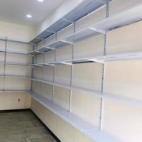 أم الجسر • رفوف محل • ١٤م