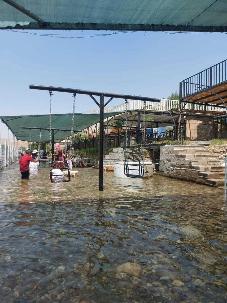 #سفرة_العيد الى مصيف دربندخان #النفر 20 الف 
يوم #الاحد تريد تتونس ! تريد تفرفش ! تريد تغير مودك  

سفرة يوم واحد نطلعك الصبح ونرجعك بالليل
😍تحت شعار منريد أرباح خلي الناس ترتاح😍

#مصيف_دربنديخان + #مدينة_العاب_كلار

مثل ما عودناكم دائما سفراتنا مميزة والاجواء ولا احلا مصيف دربندخان ومدينة العاب كلار 

🔴الباصات مكيفة 
🔴 التحرك من بعقوبة الساعة 6 صباحًا 
🔴 العودة في نفس اليوم بعد المغرب 

للحجز و الاستفسار يرجى الاتصال على الرقم ادناه
***********
