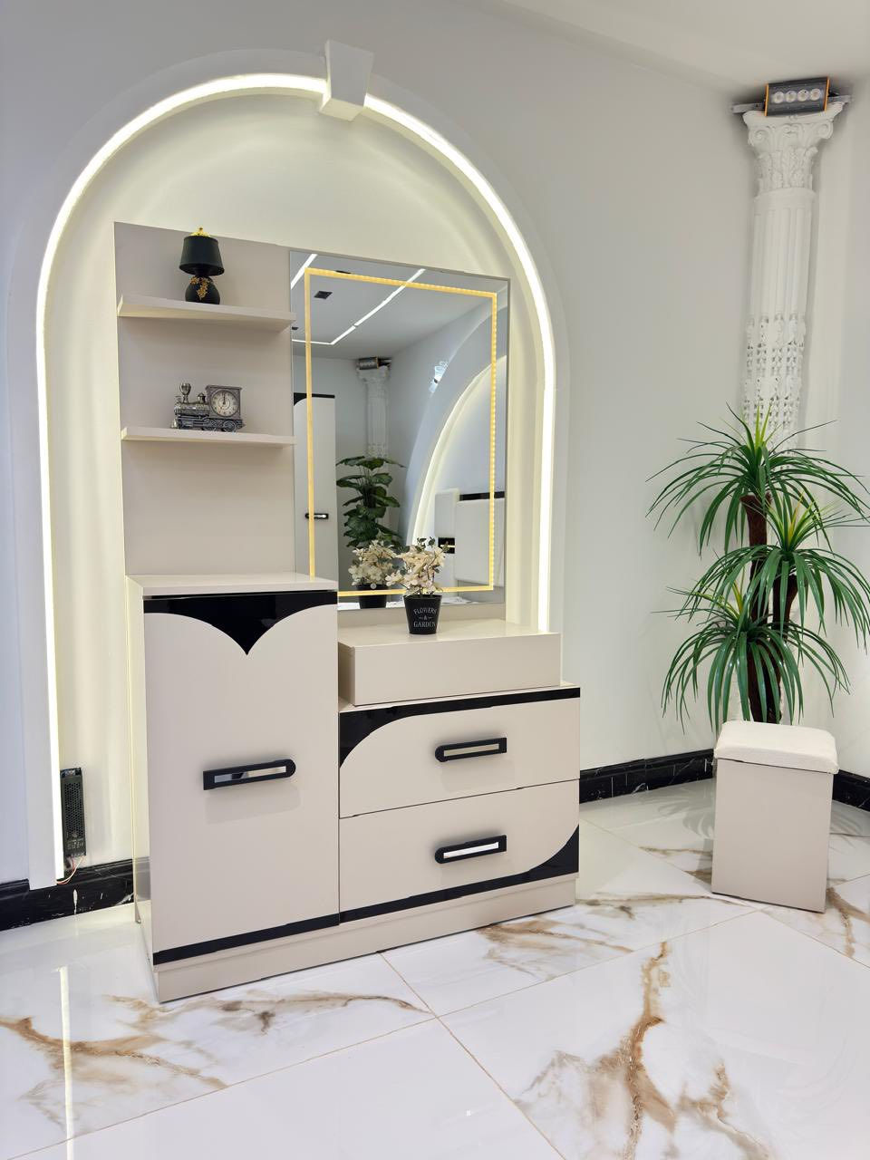 *موديلين فدك 

*7 قطع            كنتور ملحق 3 متر*

☄️مجرات داخليه بالكنتور
☄️ برغي وچوي حديد      🛠️🛠️🛠️

☄️ السرير مخزن ومقّطع من الداخل
☄️ القماش خاولي          🥰🥰

☄️ ارتفاع السرير   *130 سم*   ☠️ ☠️ 
☄️ مصنع 🏭    Madalyon 

☄️ إناره بالكنتور داخلي         🌗🌗

#الغرفة_تحتوي_ع_وصل_ضمان_صيانه_موقعي✅ 

#السعر_٩٢٥_الف_فقط_مع_الشد__مجاني_______________لجميع___المحافظات_🎁

💎 ضمان حقيقي مع صيانة لمدة سنة كاملة
💎 وكالات حصرية للأثاث التركي

📌 صناعة تركية 100%
🚚 توصيل سريع لكل المحافظات

📞 للطلب والاستفسار:

*********** – *********** – ***********
