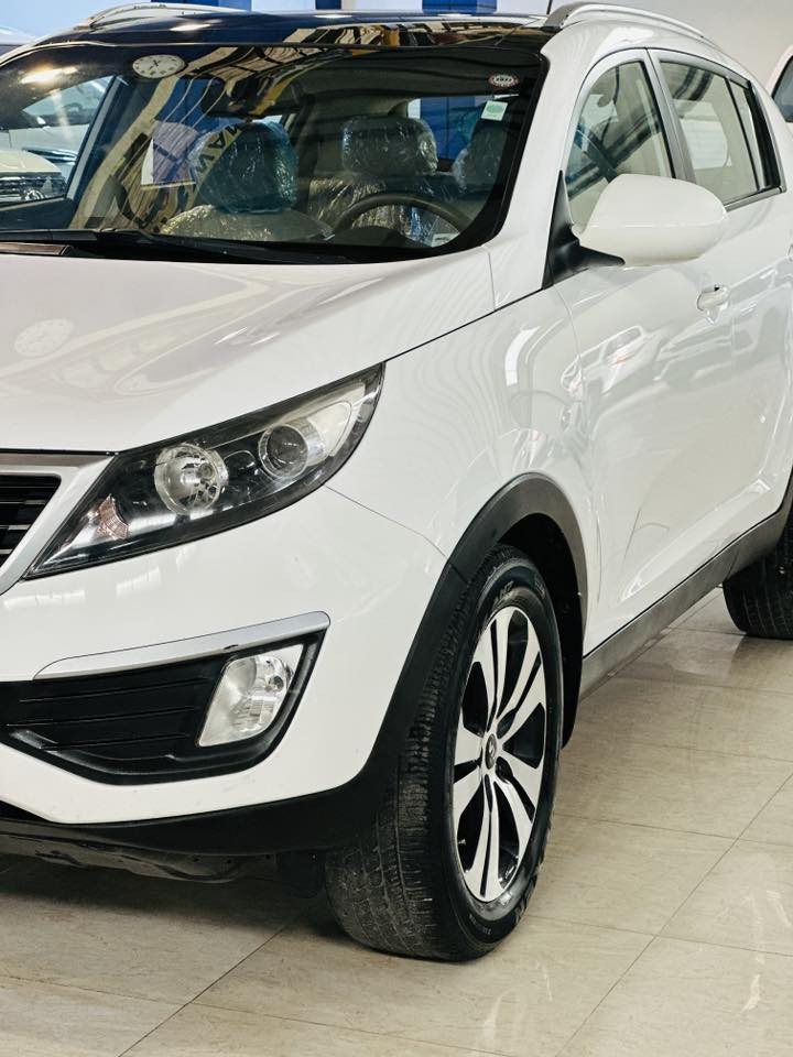 سلام عليكم كيا سبورتج للبيع موديل 2012 سياره احله من صور مال بيت مكفول كفاله عامه من كير محرك محرك الغين دوش مامفتوح  صدر اطارات جديده مكفوله من صبغ ضرر بارد صور سونار موجود سياره ماشيه 170 ألف حقيقى رقم سليمانيه جديده احد 27 هزه جديده دهن جديده سياره قطعه نادره مواصفات حساس كامره تحكمات بنورامه فول   سعرها 150 بيهه مجال للشراى كلشى اكو بل سوك مكانى قضاء كلار اتصال ***********
