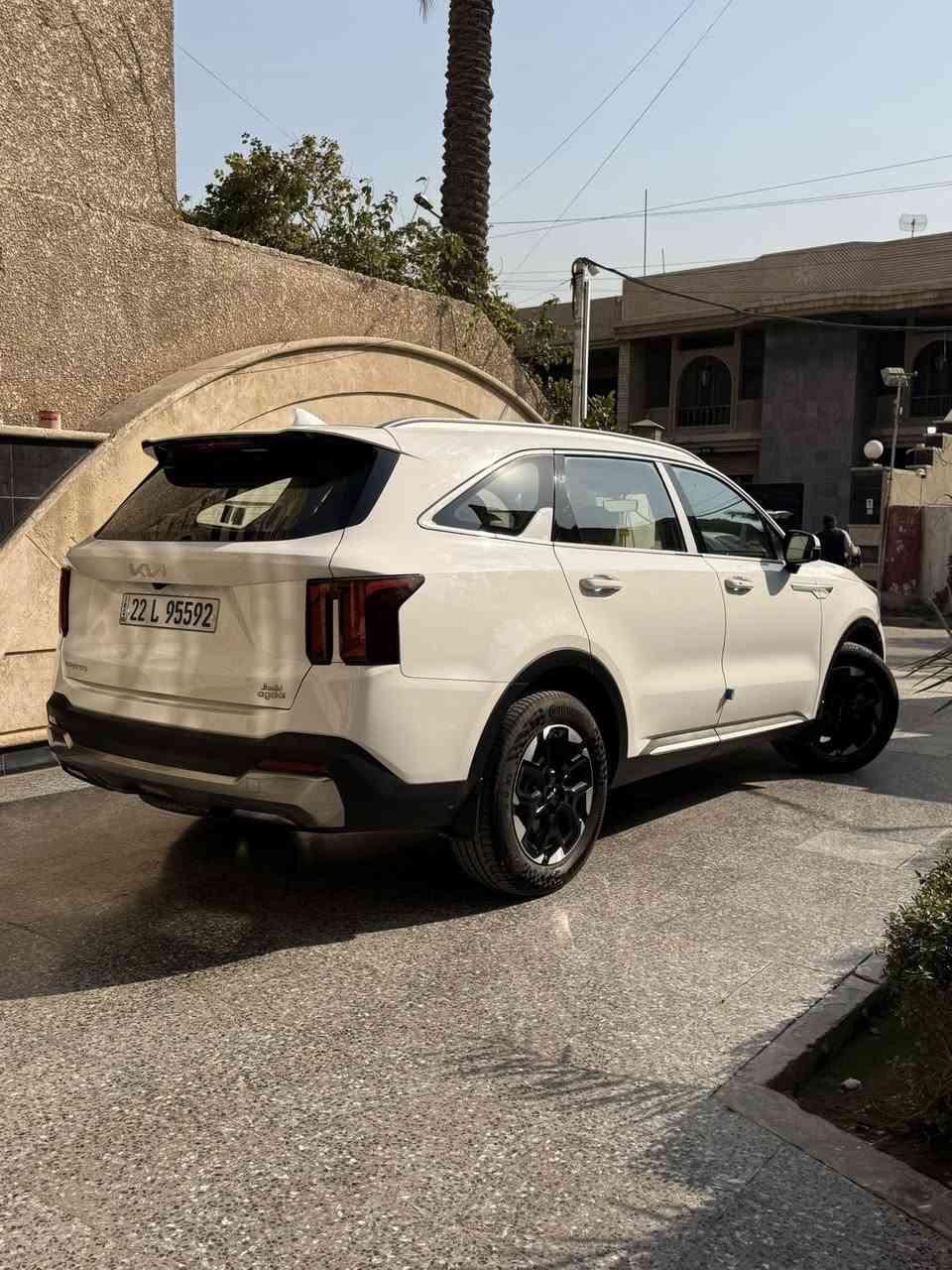 السلام عليكم 
سورنتو ٢٠٢٥ 
٧ راكب
محرك ٤ سلندر 2.5 Mpi.
وكالة اكدال داخل الضمان 
ماشيه 20,500 كيلو متر 
رقم اربيل
مكفولة من كلشي  
—————————————————
بصفة ابواب و تشغيل 
داخل ابيض جلد 
شاشه متصل تدعم ابل كار بلي 
صندوك كهرباء 
بانوراما
انارة داخلية متغير 
لايت LED امامي خلفي 
تبريد ٣ قطع 
—————————————————
السعر 29,600$ و بيها مجال
مكان السياره زيونه 
رقمي 
***********
متواجد واتس اب
