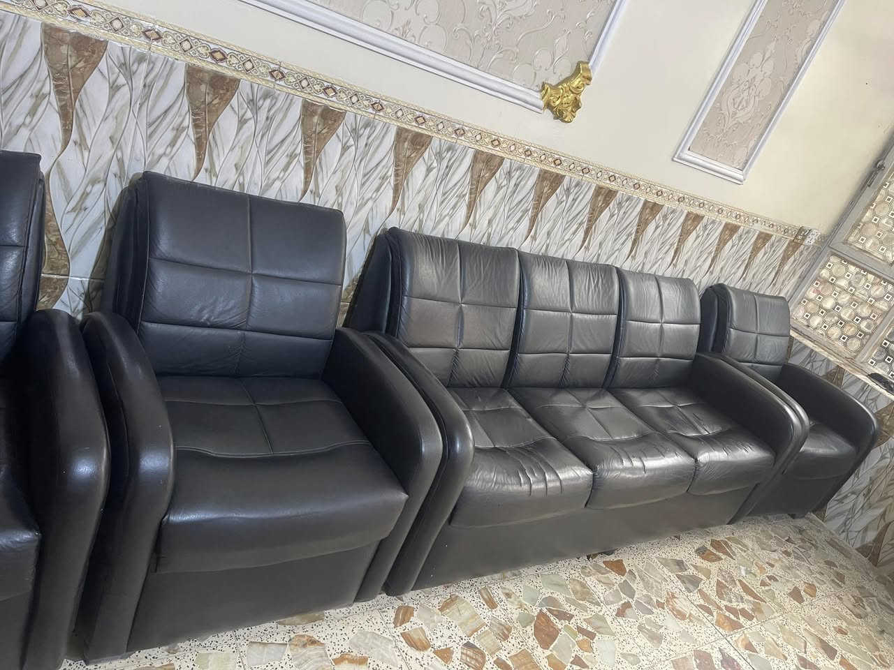 اسلام عليكم تخم جلد للبيع العنوان بغداد منطقه العبيدي السعر ١٦٠ الف ***********
