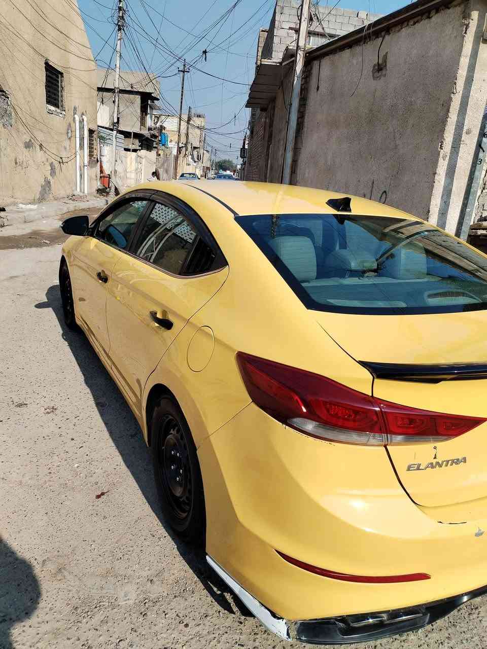 السلام عليكم إلنترا موَديل 2018 فول عدا الفتحه اشاير بالمري يدات الباب بصمه مانع انزلاق تحكمات  كشنات جلد تدفئه كير مكينه خير من الله شادلها منضومه غاز جديده تبريد بيانو جديد  حادثها جاملغ وباب وبالعراق طخه جدا بسيطه بالبنيد السعر 120 وبيها مجال رقم الهاتف ***********
