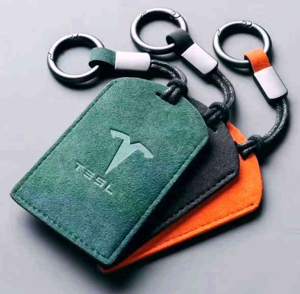 سلام عليكم... من رخصة الادمن متوفر كفرات بصمه مال تيسلا ب ٣ اللوان.... سعر القطعه 8 الف لجميع اللوان ويتوفر توصيل بغداد 5 الف محافضات 6 الف للحجز مراسلة على خاص او الاتصال متوفر وتساب ***********
