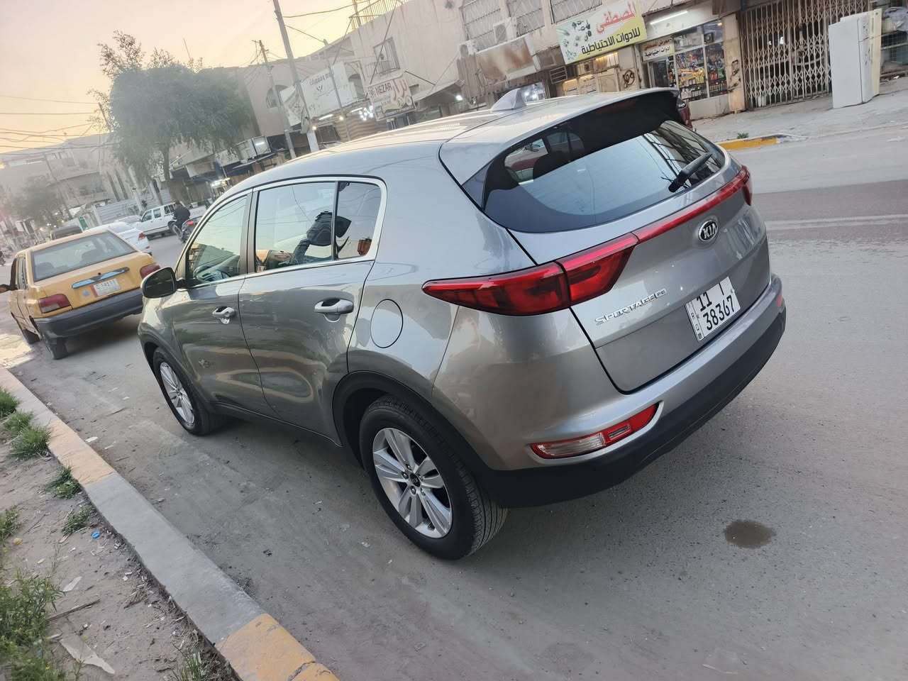 سبورتج موديل2019 امريكي محرك 2400 بيها قطعتين بنيد وجاملغ  نص فول قطعتين تبريد رقم بغداد شرط التحويل عنوان بغداد الكاظميه للاستفسار ع رقم  السعر 142 وبيها مجال ***********
