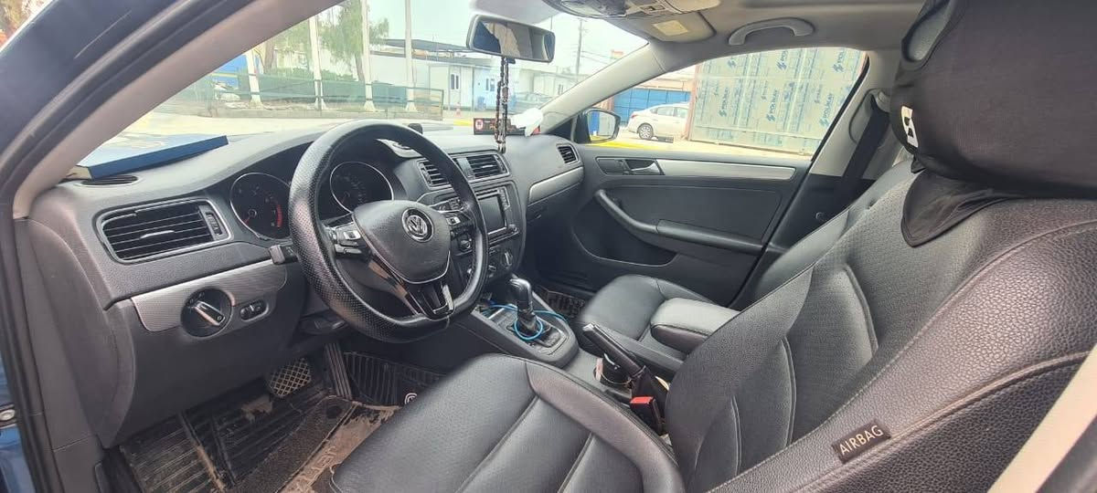 للبيع فولكس فاجن جيتا SE موديل 2016 – وارد أمريكي
ماشيّة: 87.000 ميل فقط
اللون: أزرق ميتاليك
الموقع: أربيل
سنوية و هزة و رقم جديد
سيارة بحالة ممتازة، نظيفة جداً من الداخل والخارج، استخدام خفيف، ومواصفاتها كاملة.
🔰 المواصفات
محرك 1.4 Turbo اقتصادي جداً وقوي
قير Tiptronic أوتوماتيك
فتحة سقف
شاشة – بلوتوث – USB
تحكم مقود – مثبت سرعة
نظام أمان كامل: ABS + ESP + Airbags
جنوط رياضية
تبريد ممتاز
🛠 حالة السيارة
3 قطع صبغ خارجي فقط (بدون أي ضرر هيكلي)
المحرك والقير مبدلين أورجينال (عمل نظيف)
الهيكل ثابت، بدون ضربات كبيرة
الأضوية والزجاج بحالة ممتازة
ماشيّة 87 ألف ميل فقط
💰 السعر المطلوب: 11.800 دولار
***********
السيارة جاهزة للاستخدام ولا تحتاج أي مصاريف، ومحافظة جداً، ومناسبة لمن يبحث عن سيارة اقتصادية وقوية بنفس الوقت
