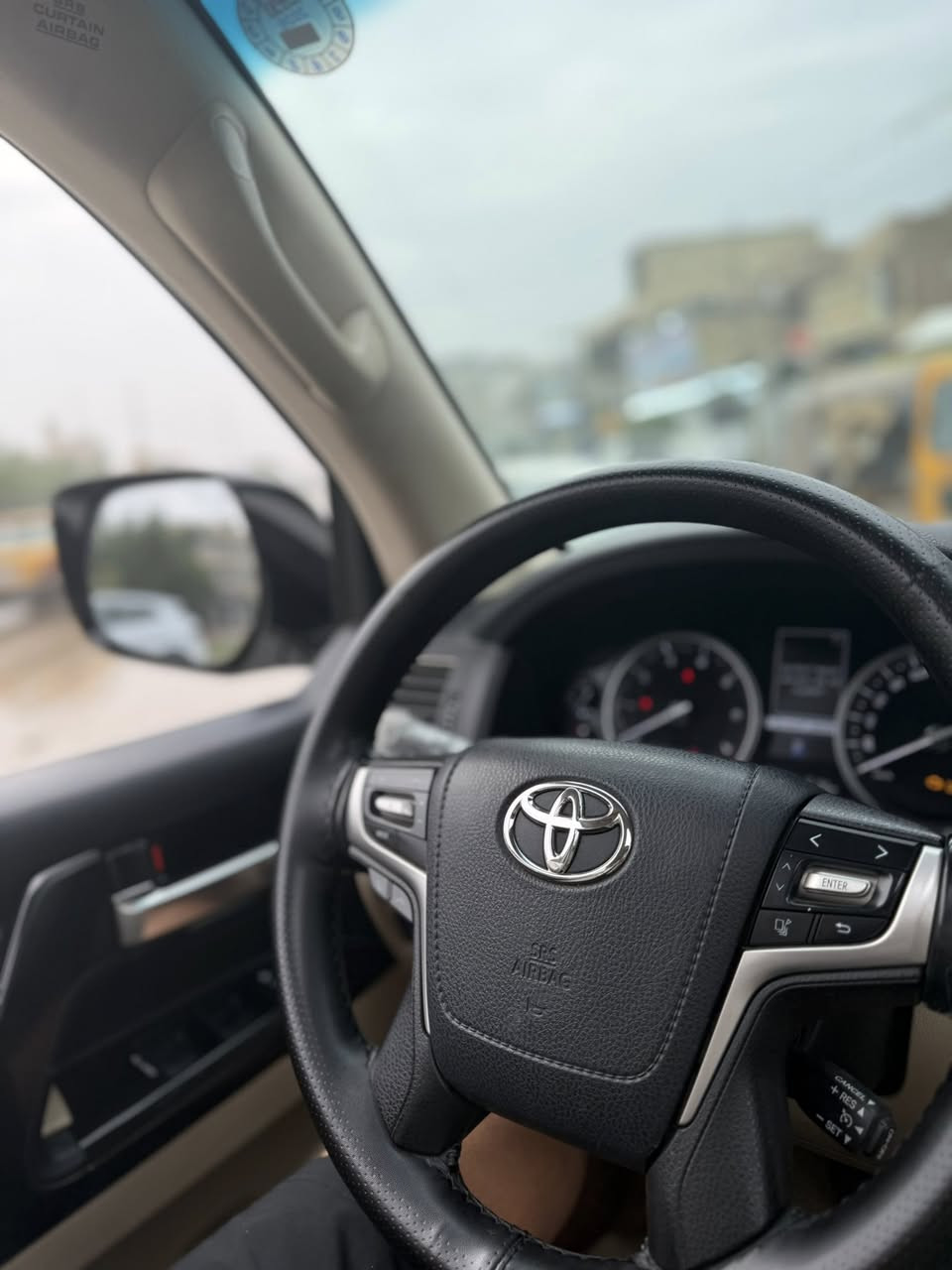 السلام عليكم
لاند كروز 2021 ساز خليجي كراند تورنك أصل 
فول مواصفات تطبيق 3 شاشات عداد لكزز ليزري  5 بصمات باب خلفي شفط ويل عدد 5 فول مواصفات للاخير معروفه مواصفات الگراند تورنك 
السيارة رقم أربيل بأسمي شخصياً ماشية 84 الف كيلو متر 
السيارة بيها ملاحضات بسيطة موضحة بلمقطع
السعر: 548$ بيها مجال بسيط  
مكان السيارة: بغداد الزعفرانية
للاستفسار: ***********
