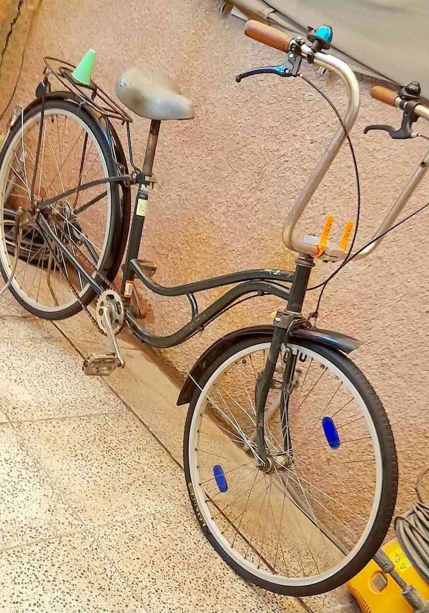 السلام عليكم
للبيع بايسكل بناتي حجم 26 نضيف كل نقص مبي زوج تايرات وزوج چوب جدد السعر 55 مكاني بغداد للاتصال ***********
