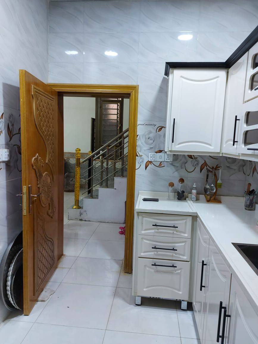 السلام عليكم دار للبيع المساحه 60 متر طابقين بناء حديث العنوان كربلاء حي الامين قربم مطعم مندي عز الدين الاستفسار اتصل على هذا الرقم***********
