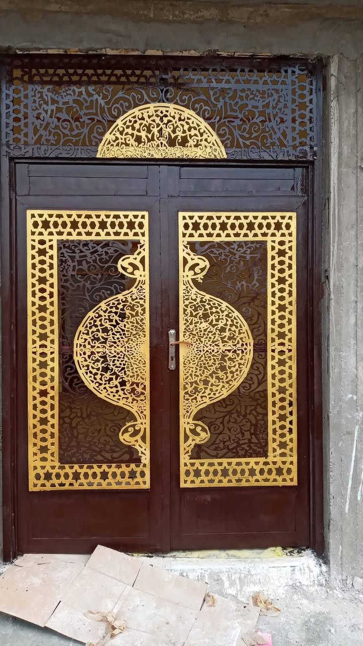 عمل وديكورات وصبغ خارجي وداخلي وصبغ أبواب وشبابيك وتوفيق من الله *********** او ***********
