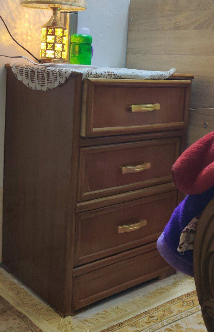 السلام عليكم.... غرفة نوم  تسكام عراقي أصلي سبب البيع انتقال للمحافظة ثانية
ب900الف وبيها مجال
***********
