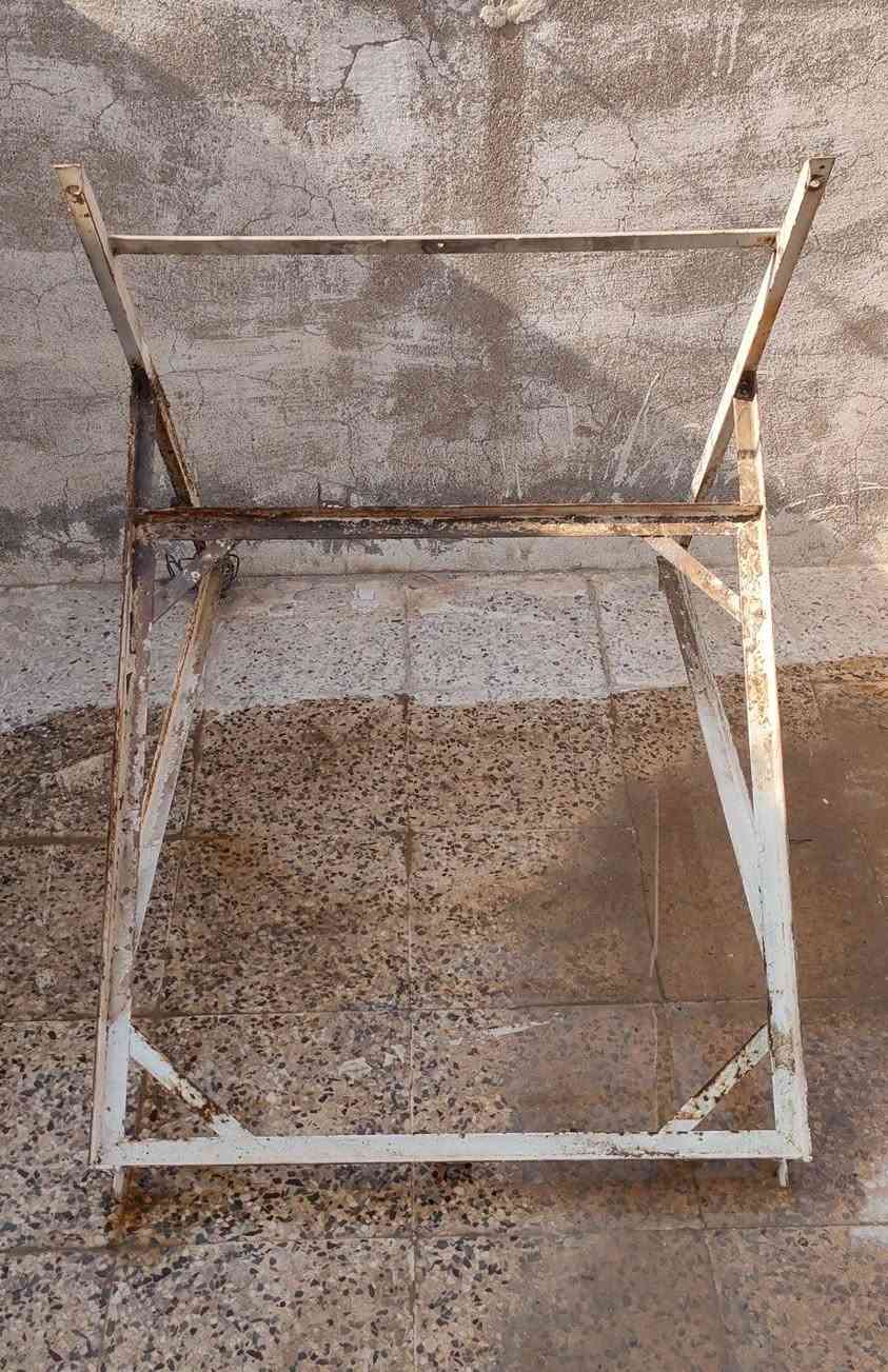 للبيع مكان ايسر الموصل 
مبرده شغاله حجم 2 ونص كامل هواها بارد سعرها 80
قاعده مبرده تعليك بالحايط سعرها 25


**إذا كنت صاحب هذا الإعلان وتريد حذفه لأي سبب، رجاءا أرسل رسالة إلى الدعم الفني**