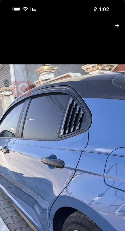 كامري 2024 se لون مميز بحري 🌊🚙
السيارة باسمي..بدون دواخل بدون ايرباك
232💵
المواصفات والمميزات:
 • الفئة: SE 
 • المحرك: 4 سلندر قوي وموفر للوقود
 • التجهيزات الداخلية: مقاعد جلدية عالية الجودة، تحكم كهربائي بالمقاعد
 • التقنية: شاشة لمس متطورة، Apple CarPlay وAndroid Auto، بلوتوث، USB
 • الأمان: نظام مكابح متقدم، تحذير التصادم، مراقبة النقطة العمياء، كاميرا خلفية
 • الراحة: مكيف هواء تلقائي، نظام صوت ممتاز، مساحات تخزين واسعة
 • التصميم الخارجي: شكل رياضي أنيق مع جنوط 18 بوصة

للتواصل 🟥((((***********)))🟥
