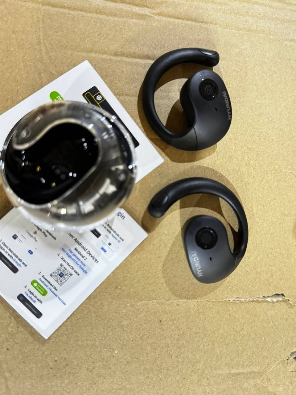 هذا المنتج عبارة عن سماعات أذن لاسلكية من نوع Hyundai HY-T26 Pro، وتتميز بالخصائص التالية:
ترجمة فورية بالذكاء الاصطناعي تدعم ترجمة فورية لأكثر من 75 إلى 150 لغة تختلف حسب الإصدار والمواصفات

المذكورة بدقة عالية.

وظائف متعددة توفر ميزات تشمل التسجيل الكتابة الاستماع التحدث، ودردشة الذكاء الاصطناعي.

جودة الصوت توفر تقنية صوت Hi-Fi ستيريو غالباً عبر مكبرات صوت 16 ملم) مع تقنية إلغاء الضوضاء لتجربة

صوتية واضحة.

ومستقر.

الاتصال: تعتمد على تقنية 5.4 Bluetooth لاتصال سريع

التصميم والبطارية تتميز بتصميم مريح غالباً بتصميم تعليق الأذن أ


**إذا كنت صاحب هذا الإعلان وتريد حذفه لأي سبب، رجاءا أرسل رسالة إلى الدعم الفني**