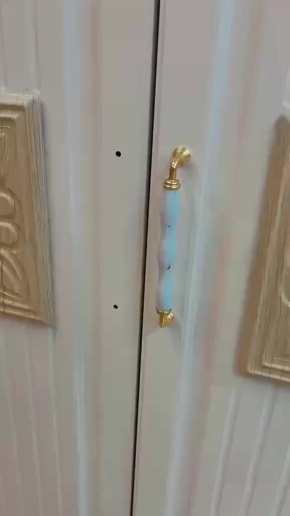 #غرفه مستعمل نضيف موجود توصيل لجميع المحافظات العراق تنورونه🌺


**إذا كنت صاحب هذا الإعلان وتريد حذفه لأي سبب، رجاءا أرسل رسالة إلى الدعم الفني**