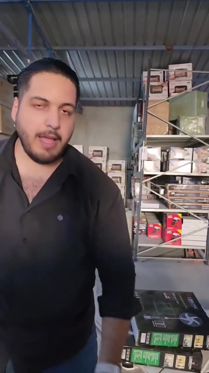 بوكس سماعات وساعة الترا X8
المحتويات:

ساعة الترا, سماعات الجيل الخامس, شاحنة لاسلكي محمولة بوربنك, شاحنة, شاحنة لاسلكية تربط على الكهرباء, كيبل شحن ايفون, كيبل لشحن الساعة

سماعات الجيل الخامس

الميزات:

شكل مطابق لسماعات الجيل الخامس النسخة الاصلية

يمكن ربطها على جميع انواع الاجهزة IOS و Android

تفصل بشكل تلقائي عند نزعها من الأذن, وتعود للعمل بشكل تلقائي عند إعادتها

استلام والإجابة على المكالمات

صوت ذو جودة عالية و نقي

تدعم الربط مع الايكلود لتتبع مكان السماعات وتحديد الموقع

تدعم الربط مع  Siri

ربط عن طريق البلوتوث الذي يصل الى مسافات بعيدة

مايك بدقة عالية

الملاحظات:

مدة البطارية تعتمد على طريقة الاستخدام لهذا لم يذكر مدة الاستخدام للجهاز

ساعة Ultra

الميزات:

شكل مطابق للساعة الاصلية

شاشة لمس بحجم 49

يمكن ربطها على جميع انظمة التشغيل Android, IOS

ميزة الاتصال واستلام المكالمات

تتبع نشاط الجسم والحركة

قياس معدل ضربات القلب ومراقبة ضغط الجسم

قائمة واسعة للتدريبات و التمارين الرياضية

خاصية تتبع ومراقبة ساعات النوم

تطبيق خاص للتحكم بالساعة

امكانية تشغيل الموسيقى عن طريق الساعة

سير واحد من الربر

شاحنة دائرية لاسقة مطابقة للساعة الاصلية

ظهر الساعة كبس

المنشأ: الصين

الملاحظات:

يتم ربط الساعة عن طريق اعدادات البلوتوث

لتحميل التطبيق يرجى قراءة QR كود داخل الكاتلوك اسم التطبيق Microfit

الساعة تأتي مع سير واحد فقط

الساعة غير مقاومة للماء

السعر : 55 الف دينار 

التوصيل : مجاني لجميع المحافظات

للاستفسار واتساب :  ***********
