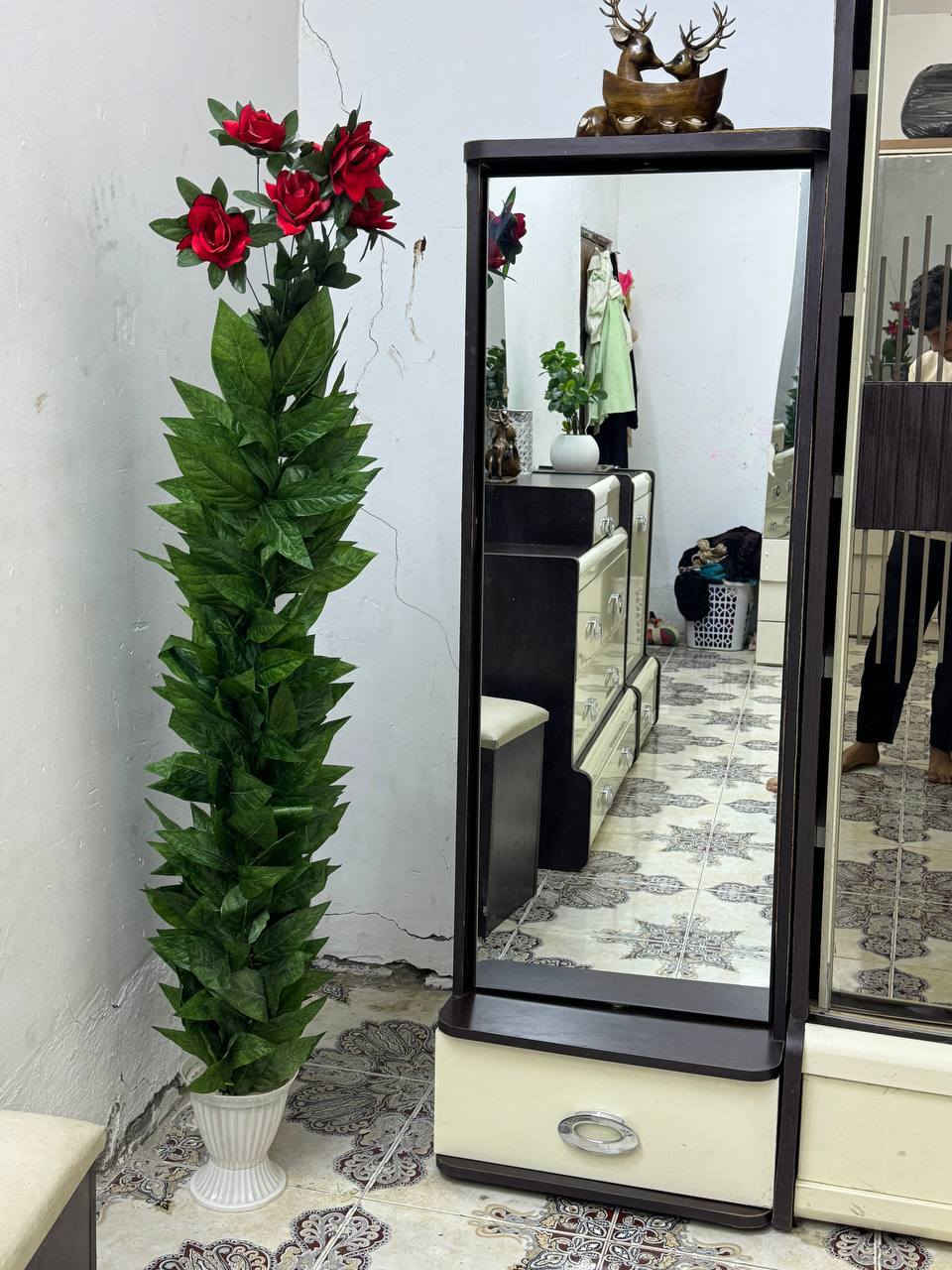 غرفه تركي للبيع السعر 700 وبيه مجال العنوان بابل المركز م  ***********
