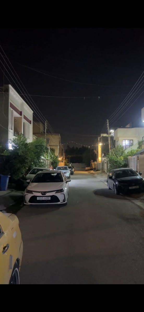 السلام عليكم 
مشتمل للبيع 50 م واجهه 5 م نزال 10 م 
حي الجهاد الخارجيه خلف برگر ابو يونان 3 فرع 
يحتوي على 2 نوم و مدخلين و 2 صحيات 
سعر مناسب جداً 
للأستفسار مكتب النسيم للعقار
***********
***********
