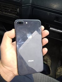 ايفون 8 بلس ٦٤ • بصمه شغّال • خط كسر