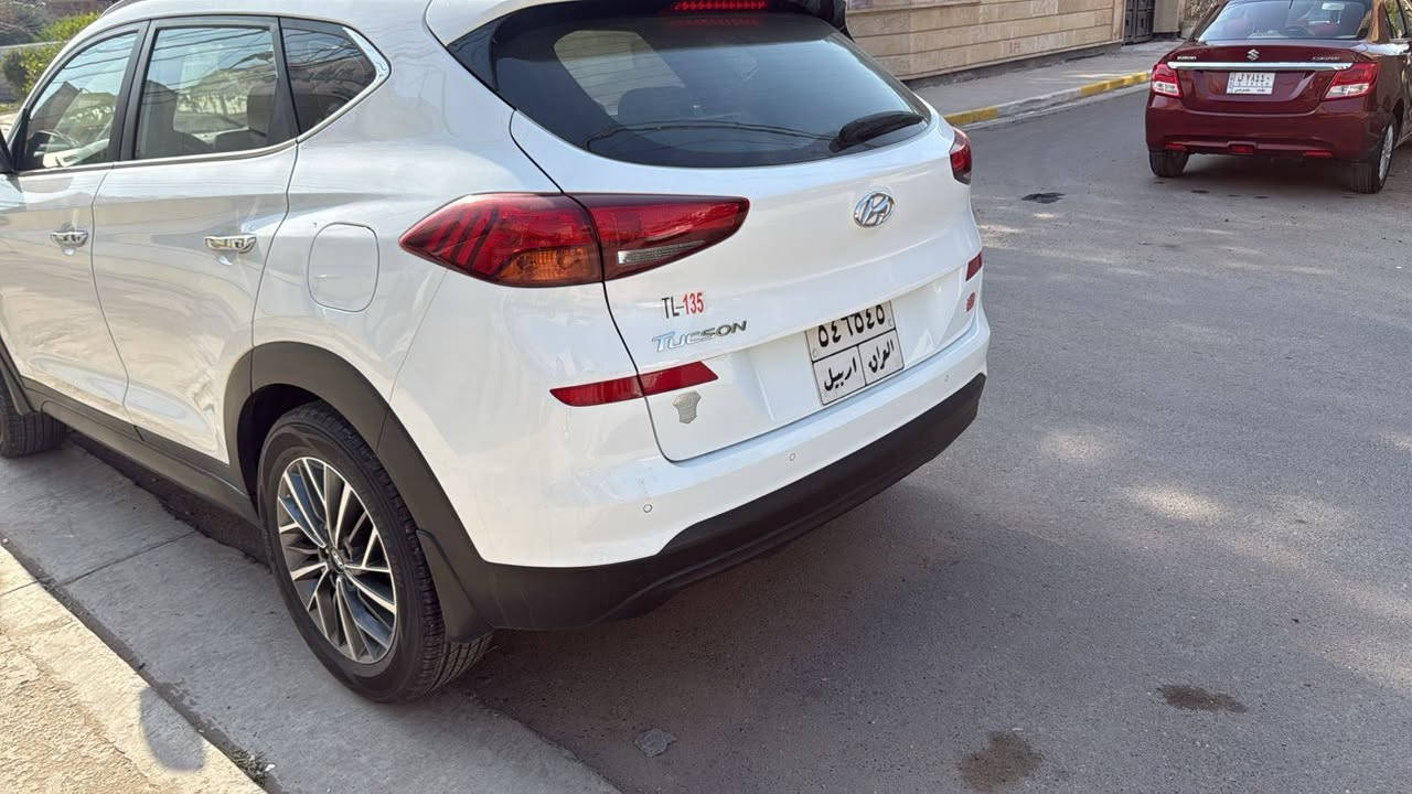 السلام عليكم توسان مديل 2019 خليجي 
مكفوله كفاله عامه فول مواصفات عدا الفتحه 
ماشيه 80  تريد وكاله تريد تحول شرط الفحص وين ميعجبك لا بارد ولا صبغ ولا تبديل مكاني بغداد حي الجهاد 
السعر 198 وبيه مجال 
***********
***********
