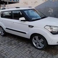 كيا صول خليجيه رقم سليمانيه باسمي محرك 1600 بيه بس قبق الحنطة مصبوغ بد...