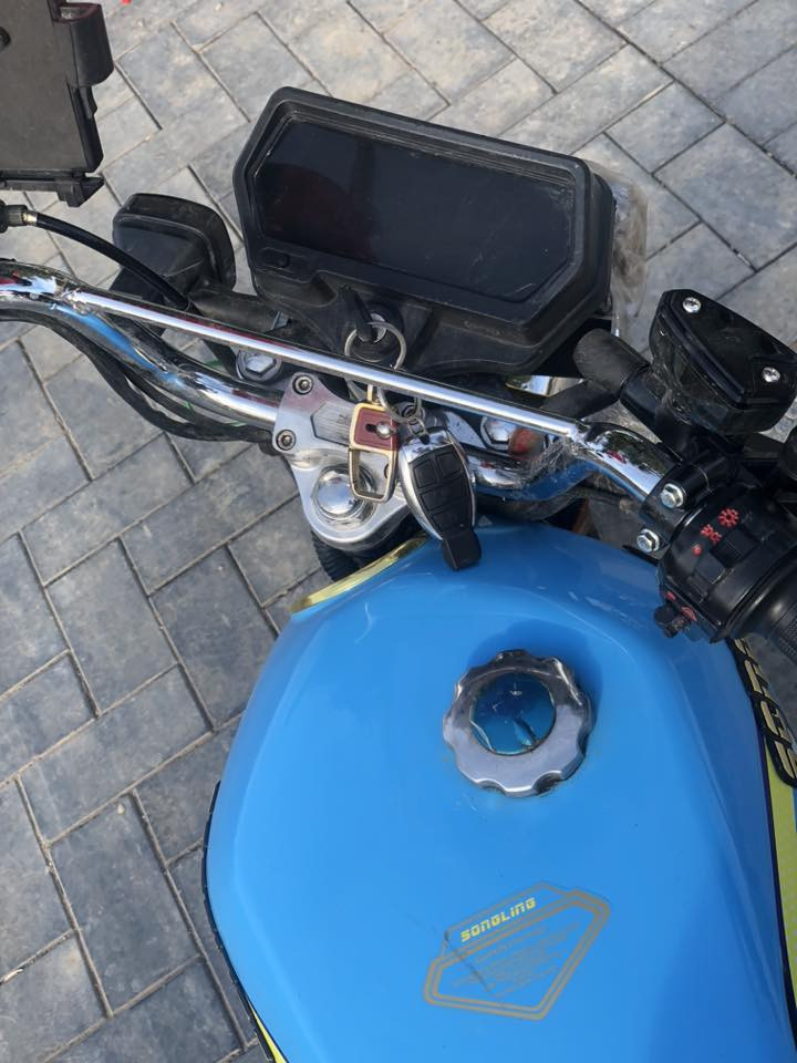 دراجة سولنك للبيع موديل ٢٠٢٥ مكينة ٢٠٠ ضاغطة وزنجيل يعني انسى اهتزاز الدراجة اوراق سكنر انطيك وياها منفيس وعقد شراء مال معرض دراجة ما متعوبة ولا مشتغلة دلفري صالنصة كاتم كهربائيات كلها شغالة عداد الكتروني مكينة مكفولة الدراجة كفالة عامة السعر 850 وبيها مجال بسيط مكاني بغداد المحمودية رقمي ***********
