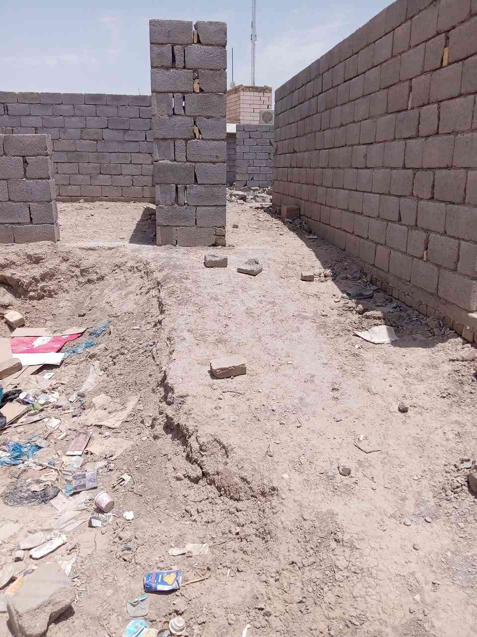 بيت زراعي بلسديناويه هيكل وقطعه مجموعهن 600متر خدمات كامله سديناويه خلف مدرسه صفي الدين قرب العصوم للاستفسار ***********
