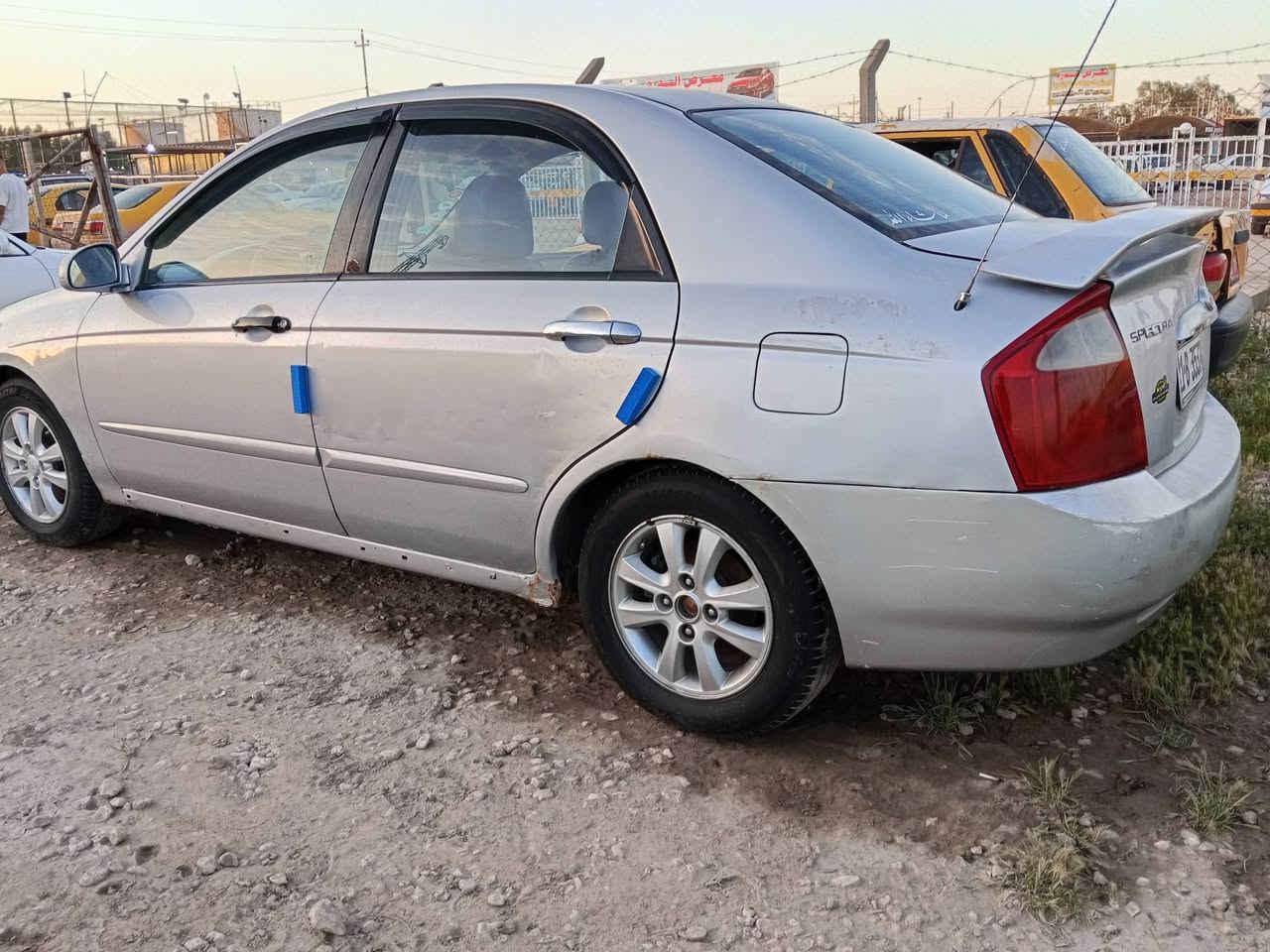 السلام عليكم.. 
للبيع اسبكتره 2006
بسمي رقم بغداد انكليزي 
*********** 
السعر 68 $ وبيه مجال 
مكان السيارة النجف قضاء المناذره
